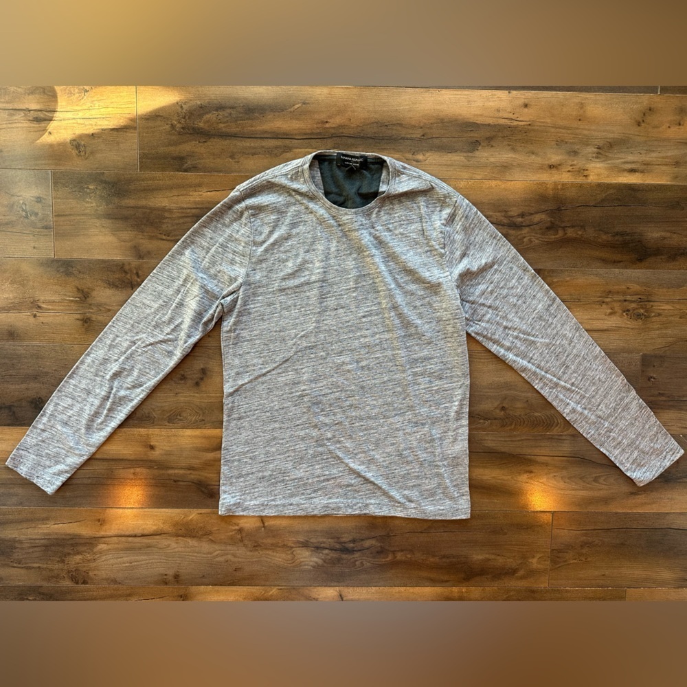 Banana Republic Gray Long Sleeve Moisture-Wicking Tee | Small | Performance Base